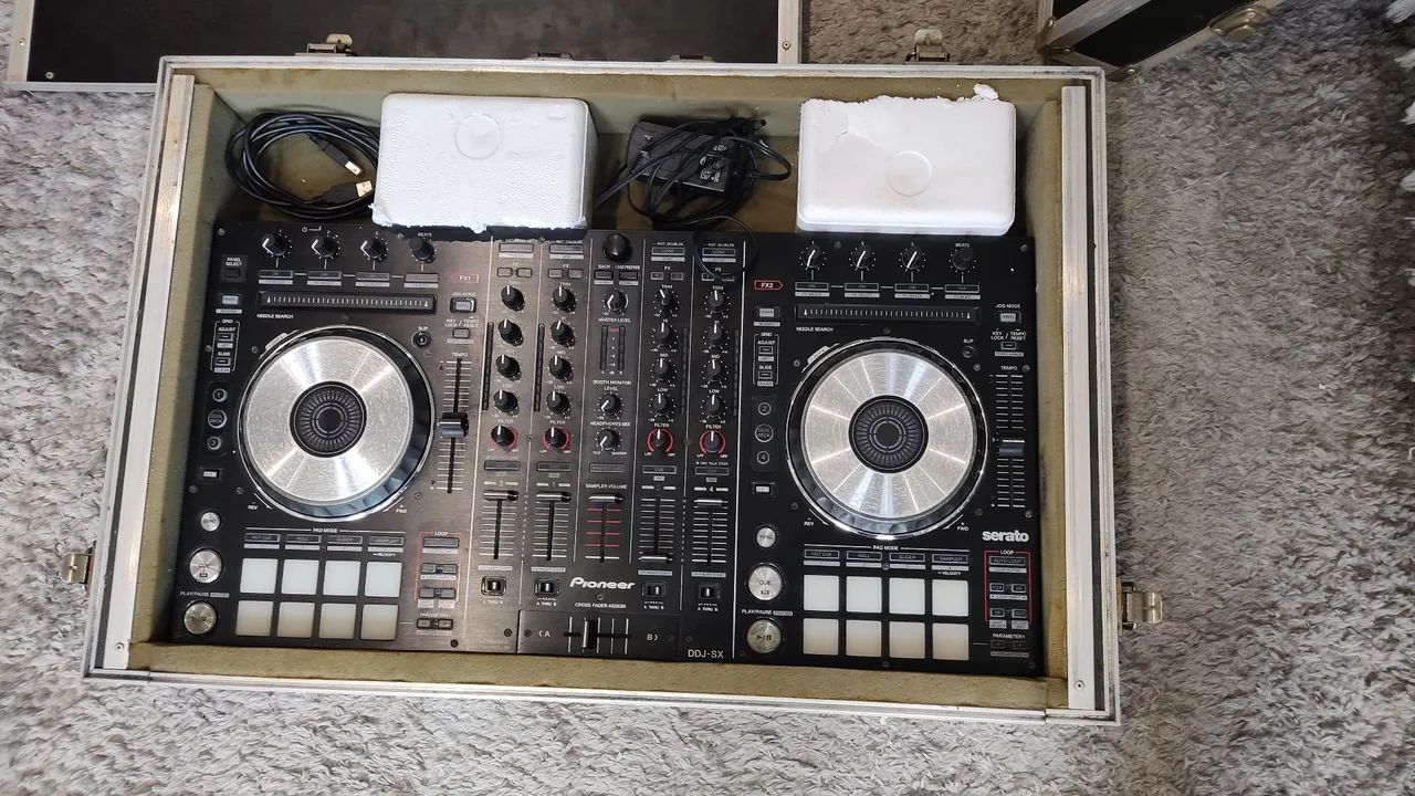 Controladora Pioneer DJ sx 