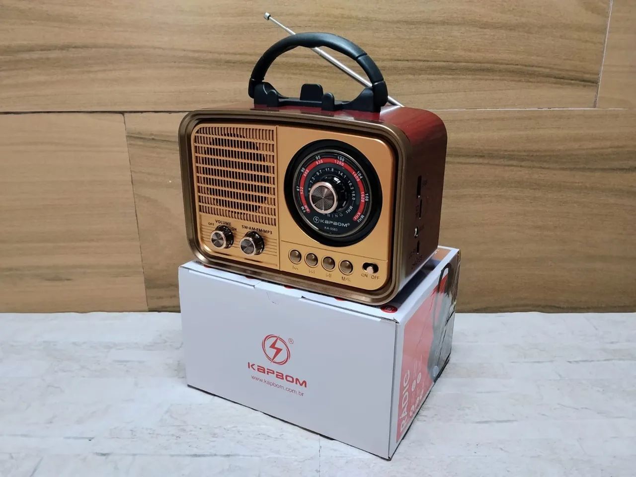 Rádio Portátil Bluetooth com Lanterna FM e Pendrive - Foto 4