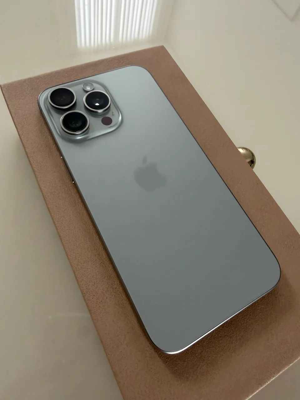 ***Vendo IPhone 15 Pro Max - Impecável*** - Foto 2