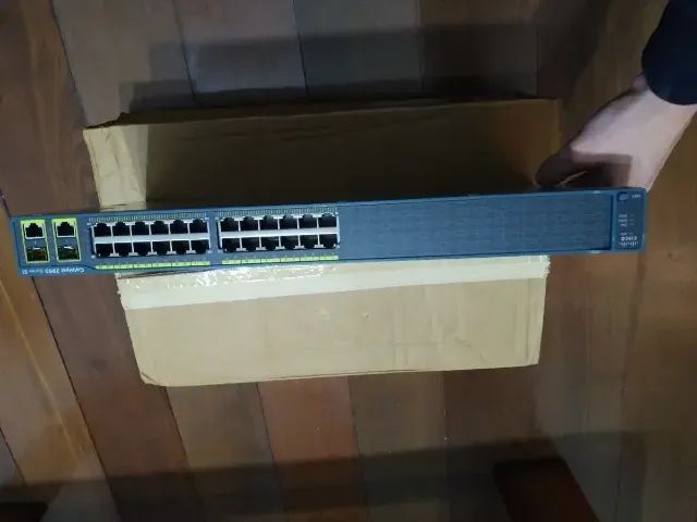Switch Gerenciável Cisco Catalyst Ws-2960-24tc-s - Foto 3
