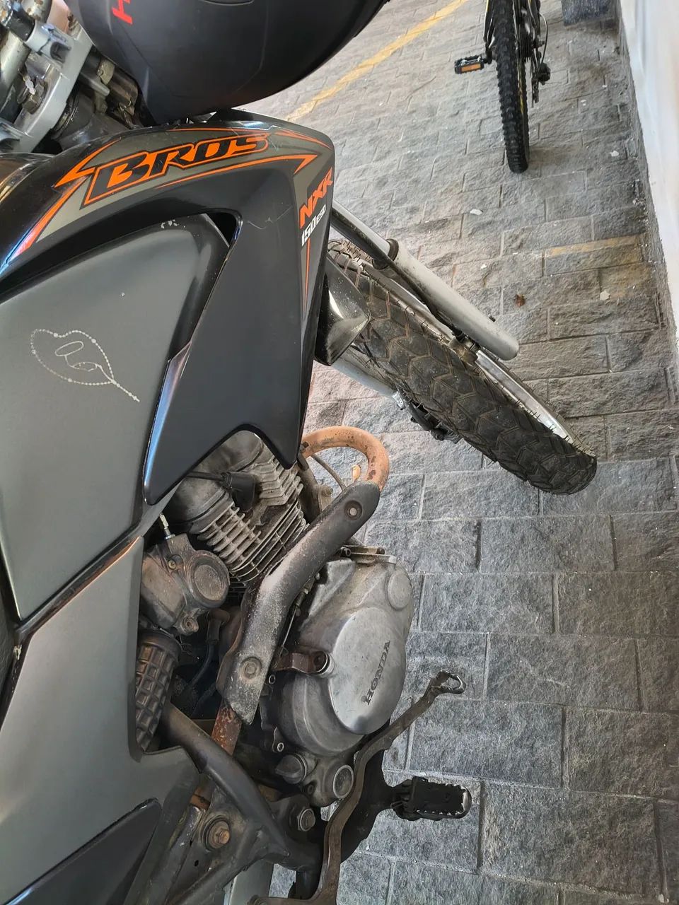 Bros 150 2011