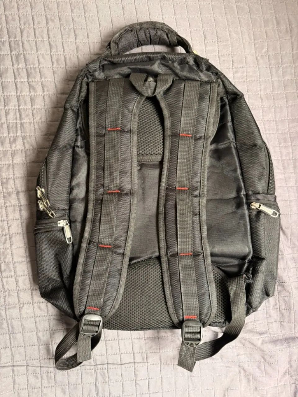 Mochila Executiva Convoy Preta - Robusta e Funcional - Foto 4