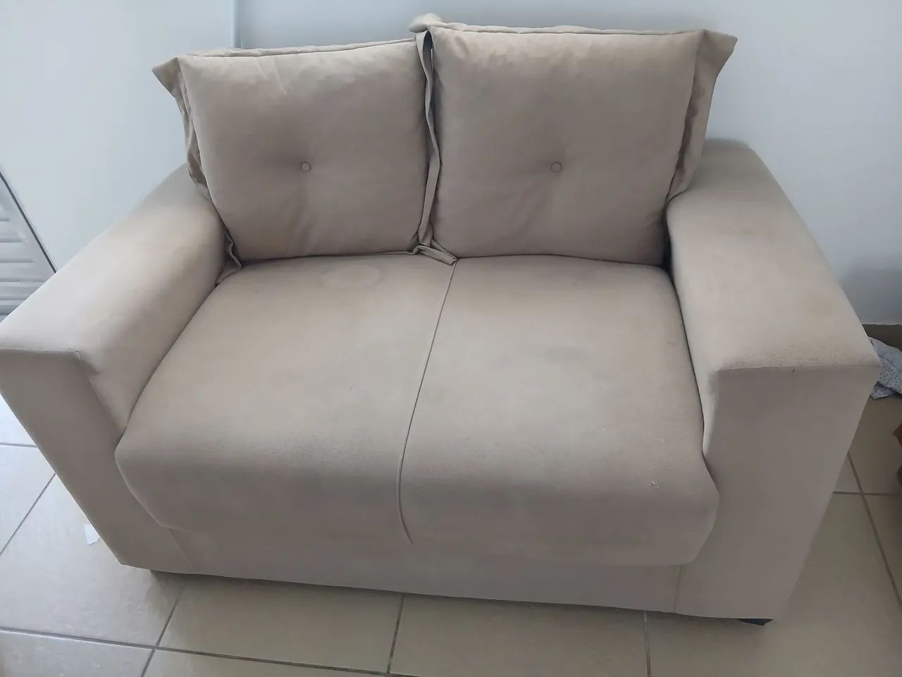 Vendo sofá 2 Lugares 