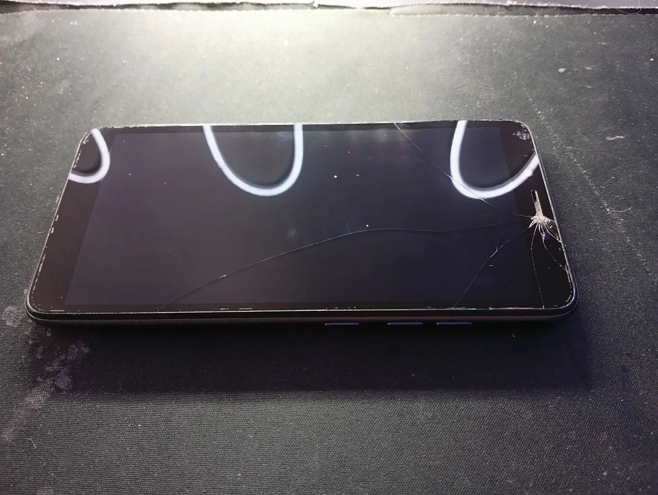 LG k8 funcionando com defeito na parte de cima da tela - Foto 5