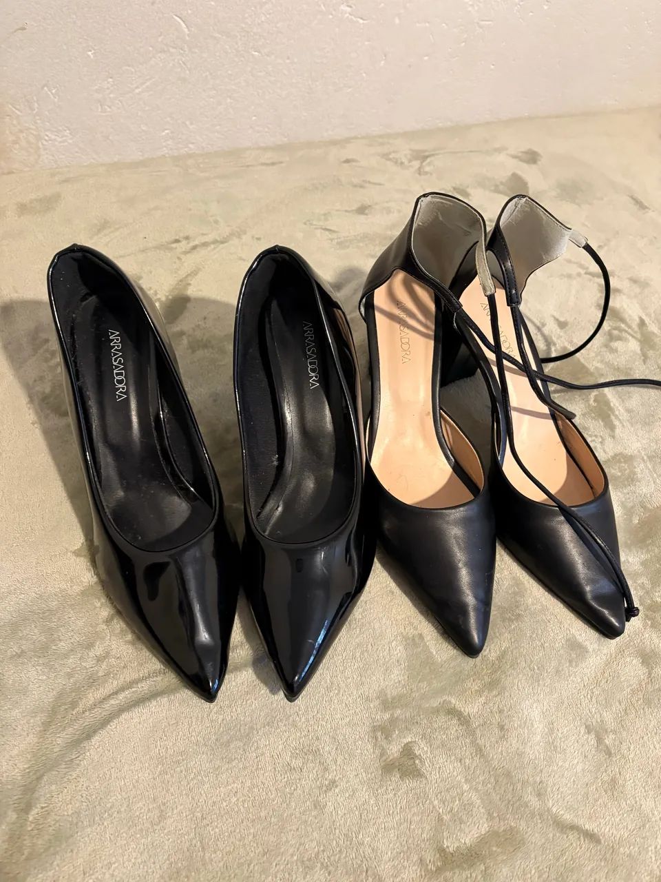 Dois sapatos scarpin 42