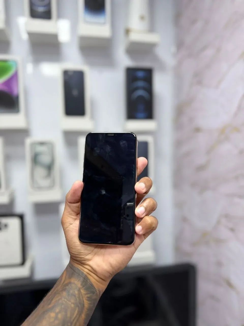 IPHONE 11 PRO MAX 128GB GOLD<br>R$ 1.550,00 TOP - Foto 4