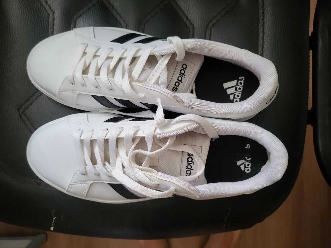 Tenis adidas branco tamanho 40 - Foto 2