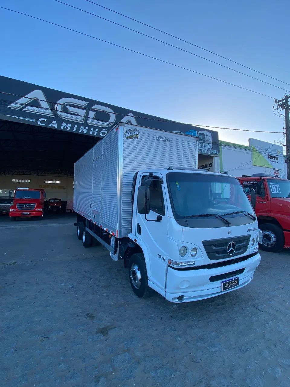 M/ Benz Accelo 1016 Ano 2014 - Foto 5