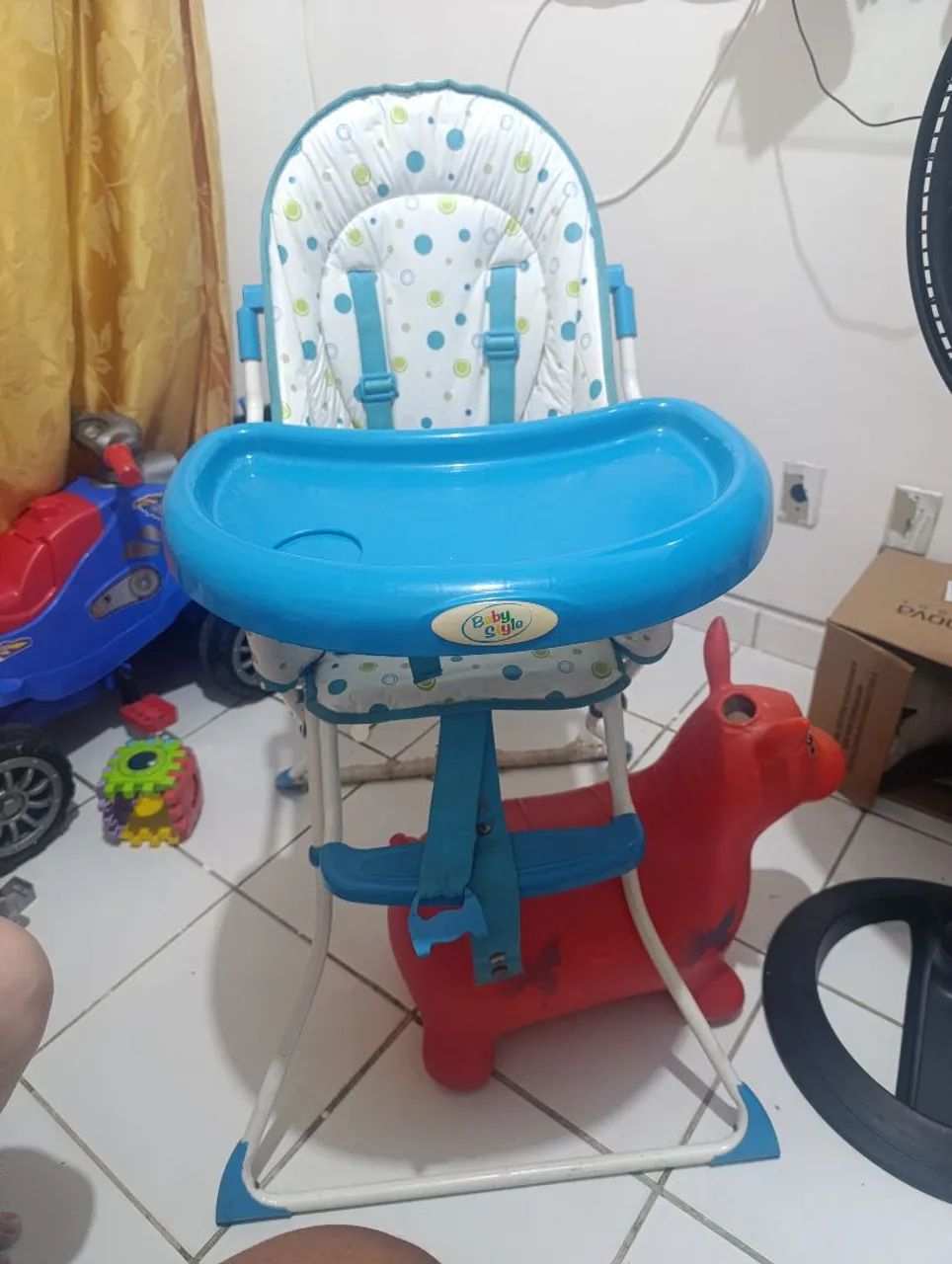 Cadeira de alimentação infantil 