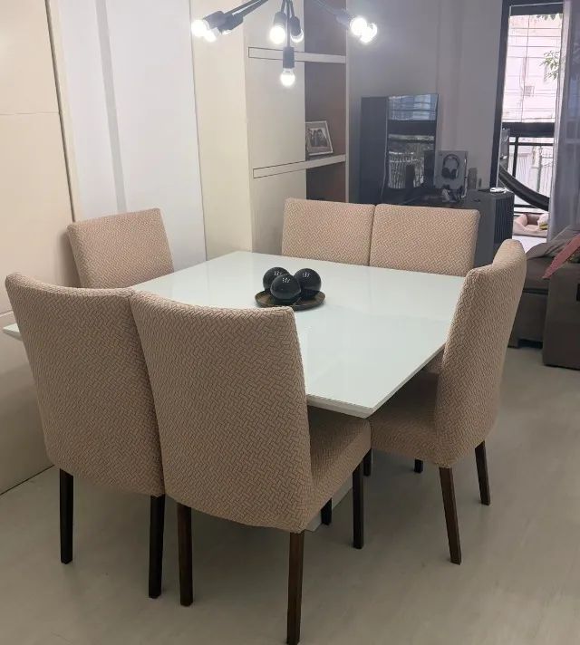 MESA DE JANTAR COM 6 CADEIRAS
