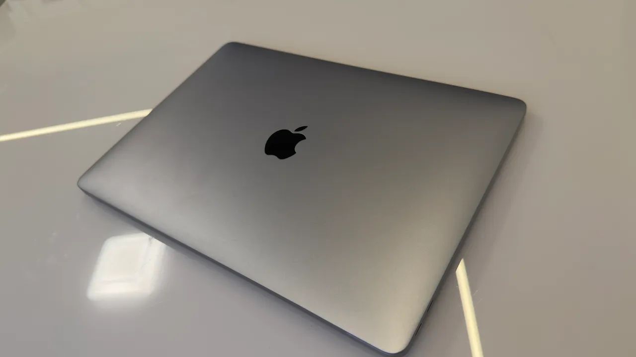 MacBook Air 2020 Core I3 8gb 256gb  - Foto 2