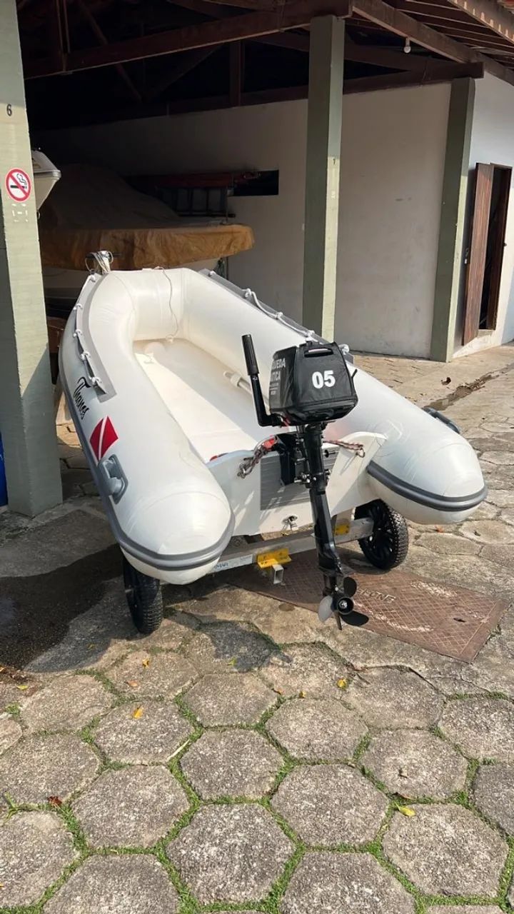Bote 2,4 mt 2024 (novo) com motor Mercury 5,0 hp 2024, e carretinha de aluminio 