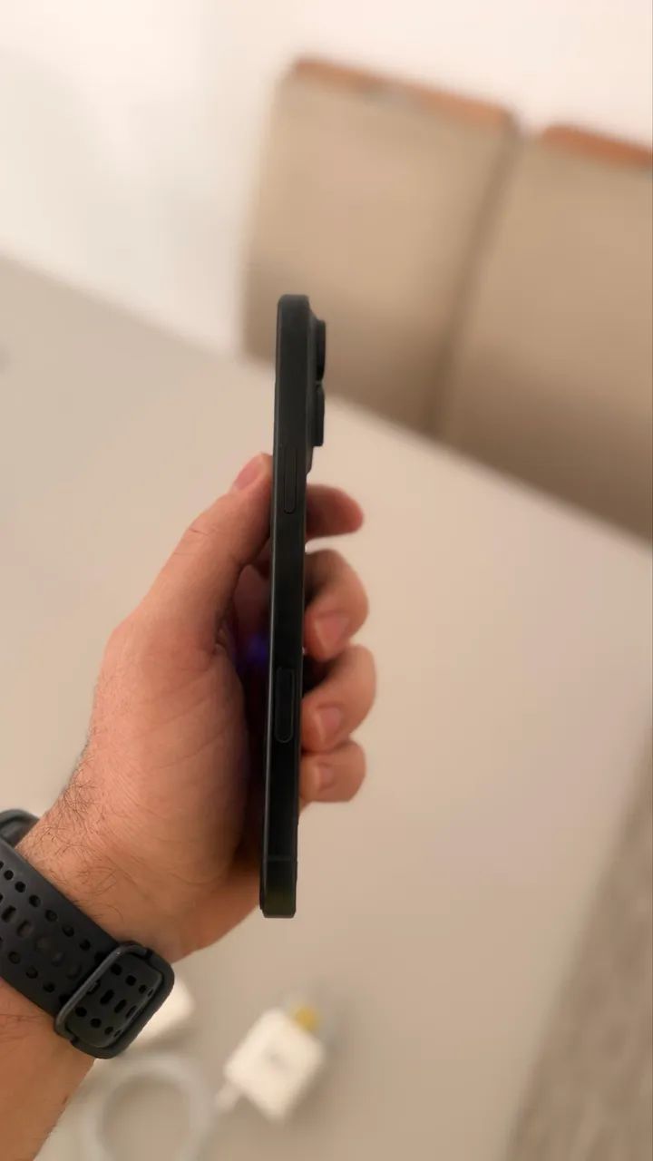 iPhone 16 Pro Max - Foto 2
