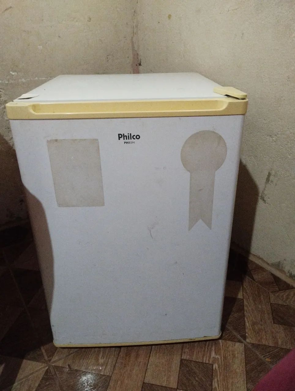Vende se Frigobar 