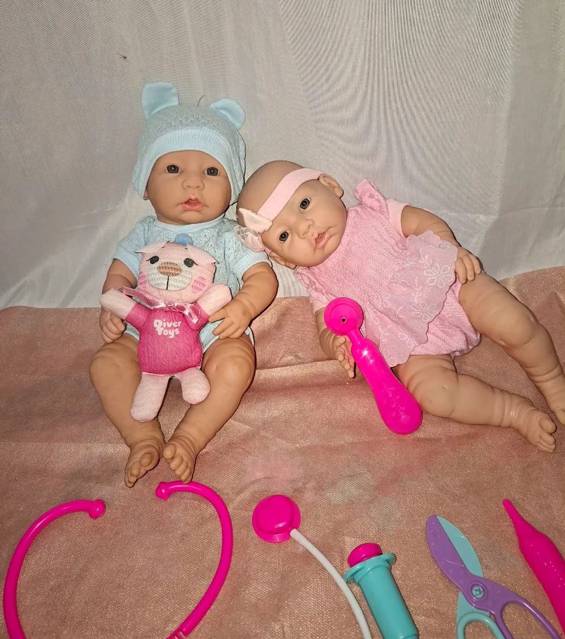 Kit  2 Bonecas Bebês Realista