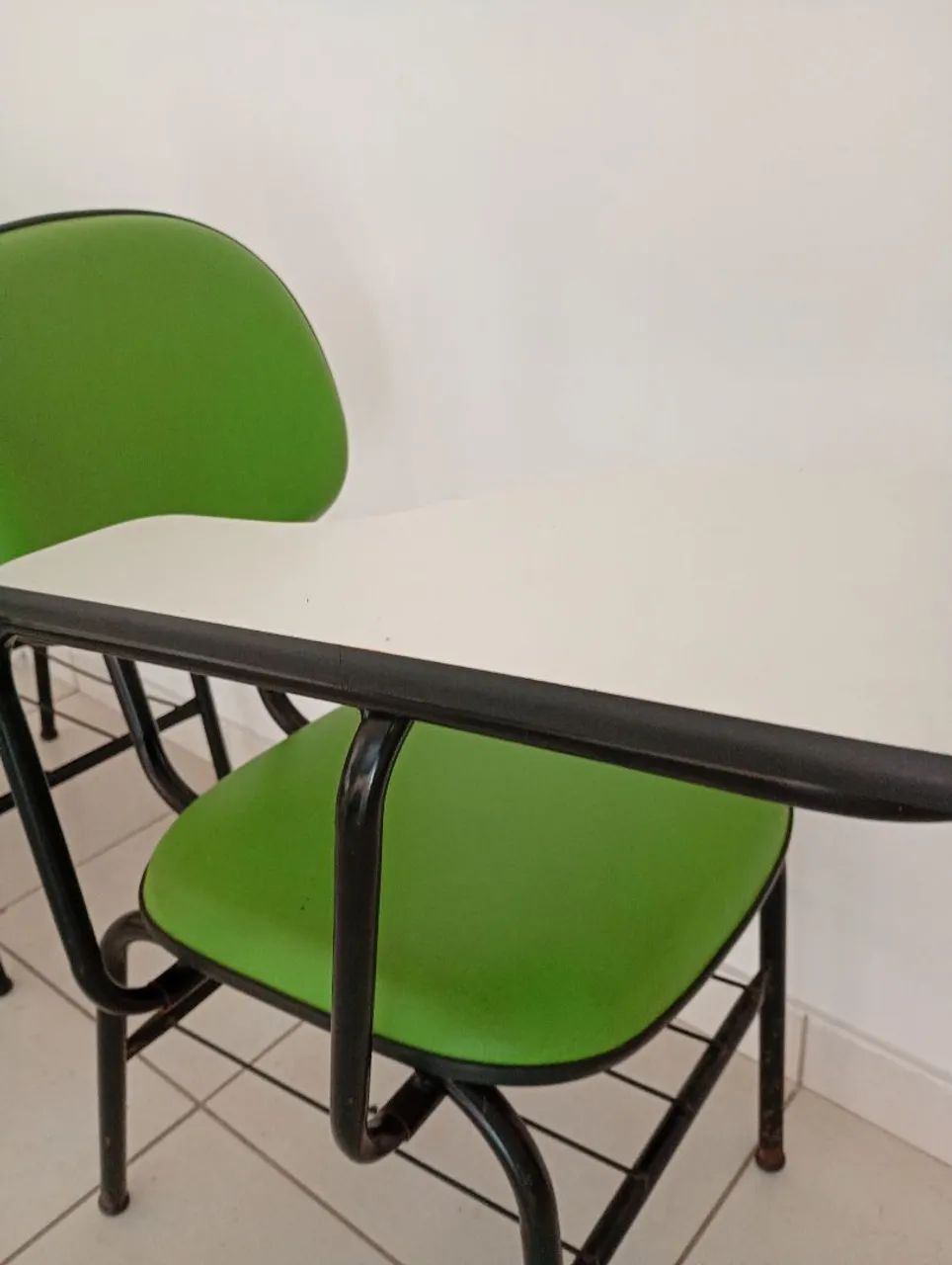 Cadeiras escolares estofadas. - Foto 3