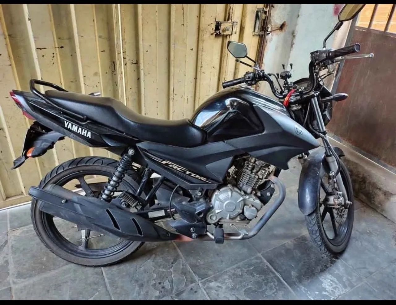 Moto factor 125 Yamaha  - Foto 4
