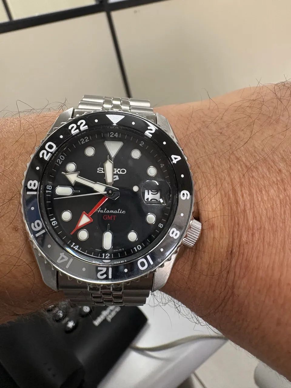 Seiko 5 GMT Bruce Wayne, Impecável! - Foto 3