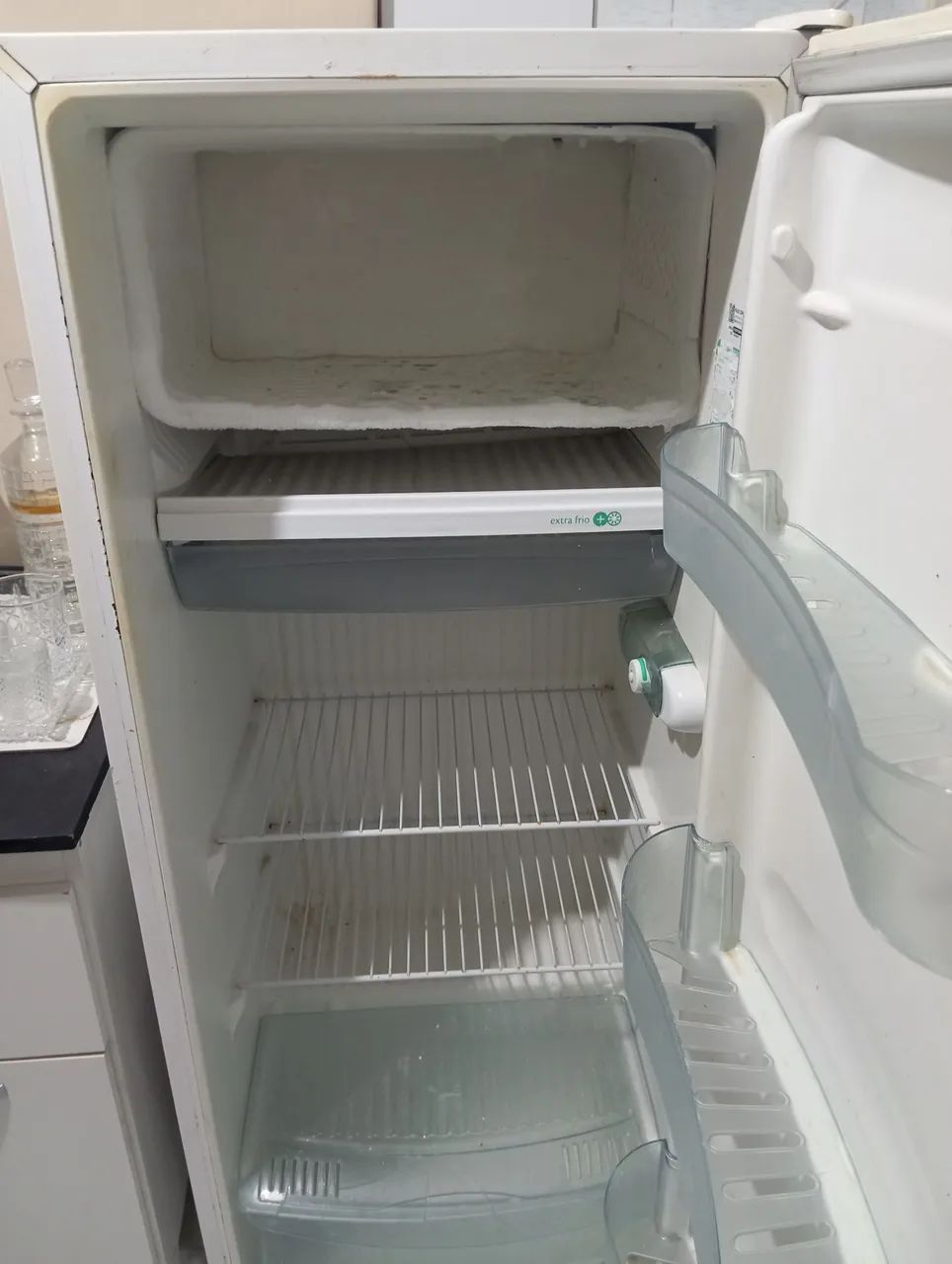 Vende se geladeira Consul usada, funcionando perfeitamente.  - Foto 2