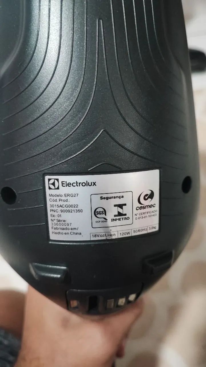 ASPIRADOR DE PÓ VERTICAL SEM FIO ELECTROLUX ERGORAPIDO 2X1 - Foto 3