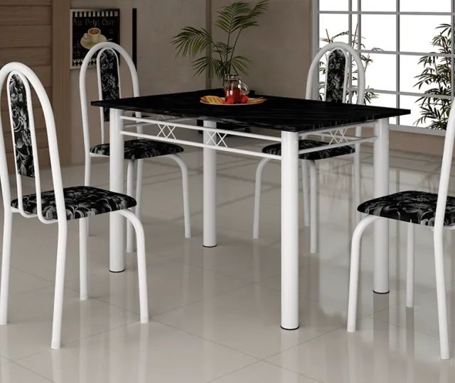 Mesa com 4 Cadeiras - R$ 500,00