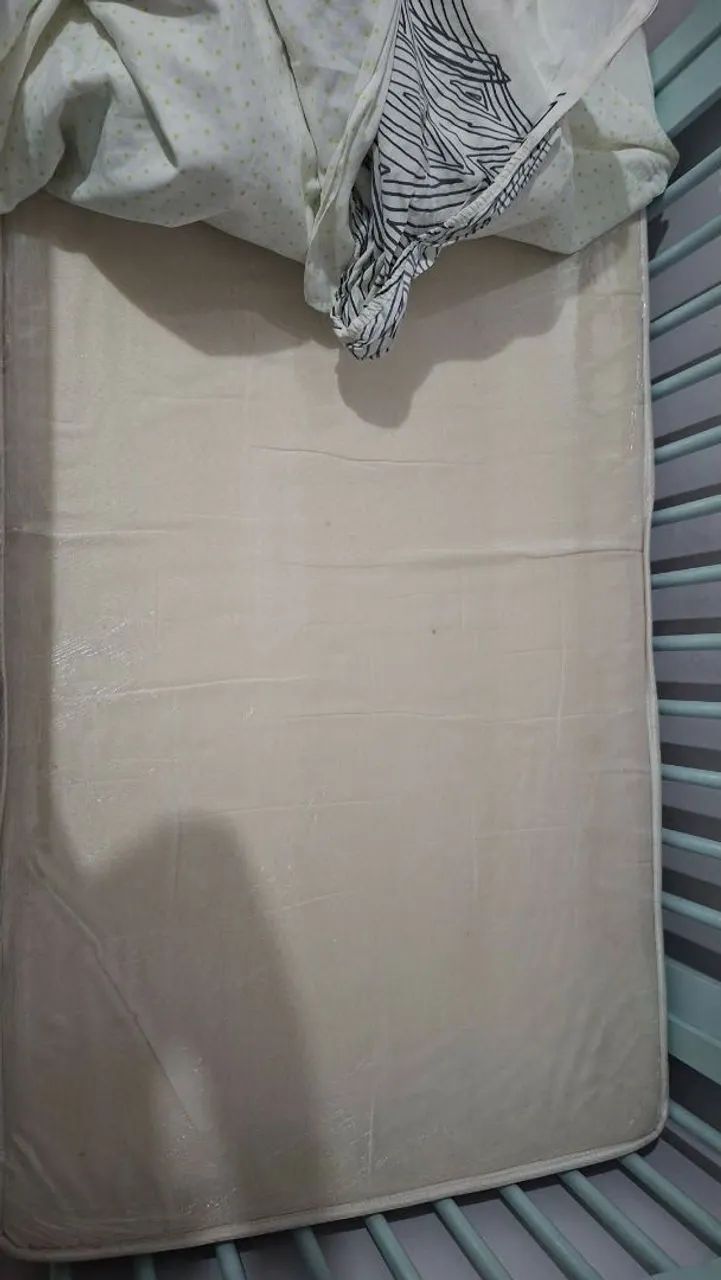 Vendo berço 3 em 1 com dois colchões  - Foto 4
