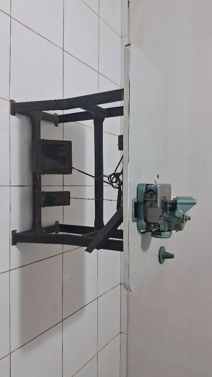 Máquina de costura overlok 
