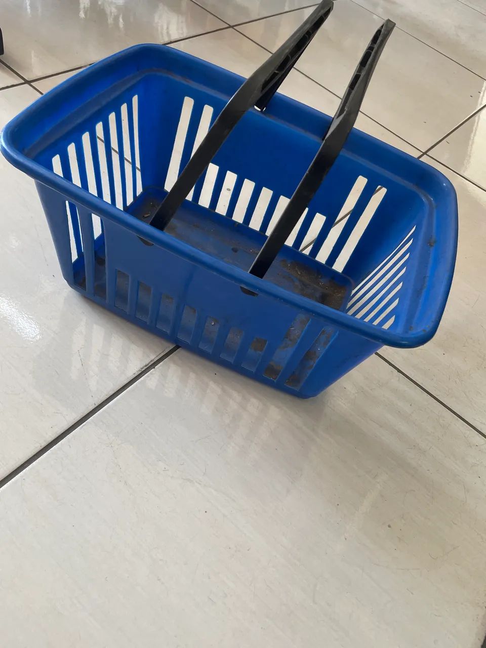 Cestas para compras e cabides para calçados  - Foto 2