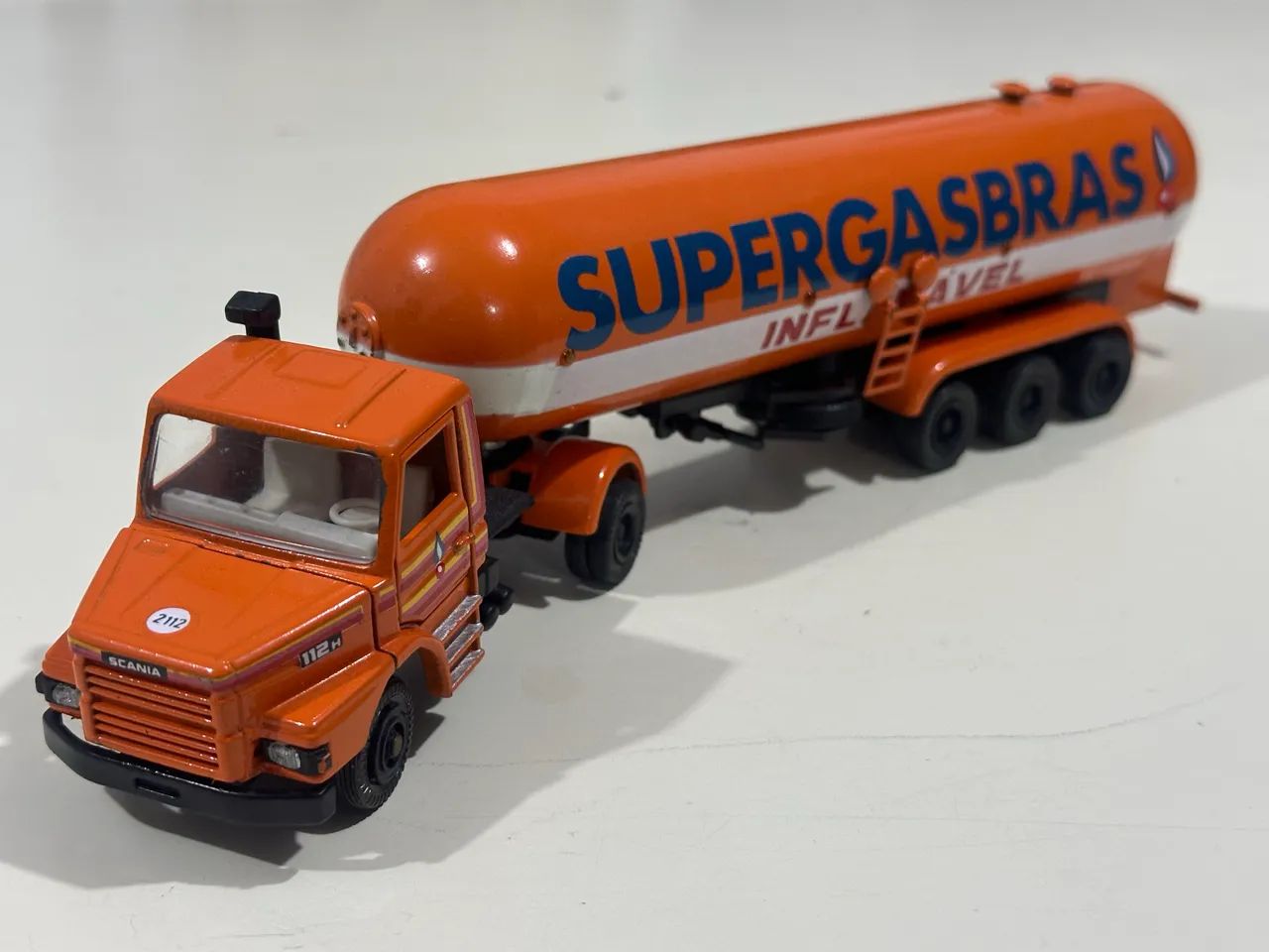 Arpra Supermini SUPERGASBRAS SCANIAタンク Miniatura Arpra conjunto Scania 112 supergasbras 1/50 - Hobbies e