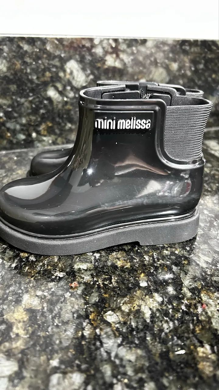 Bota Melissa tamanho 22 - Foto 2