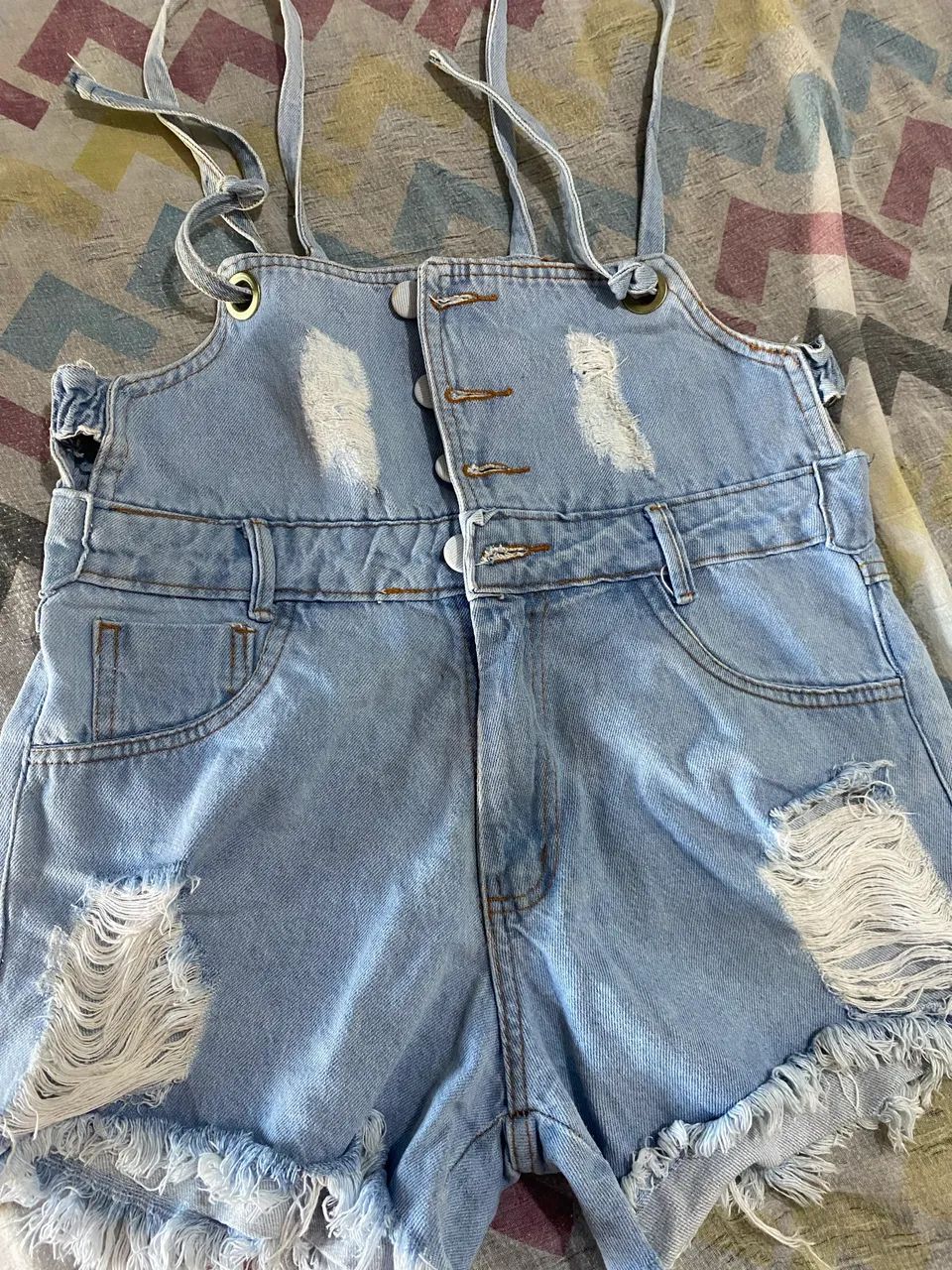 Roupas lindas e bom estado 