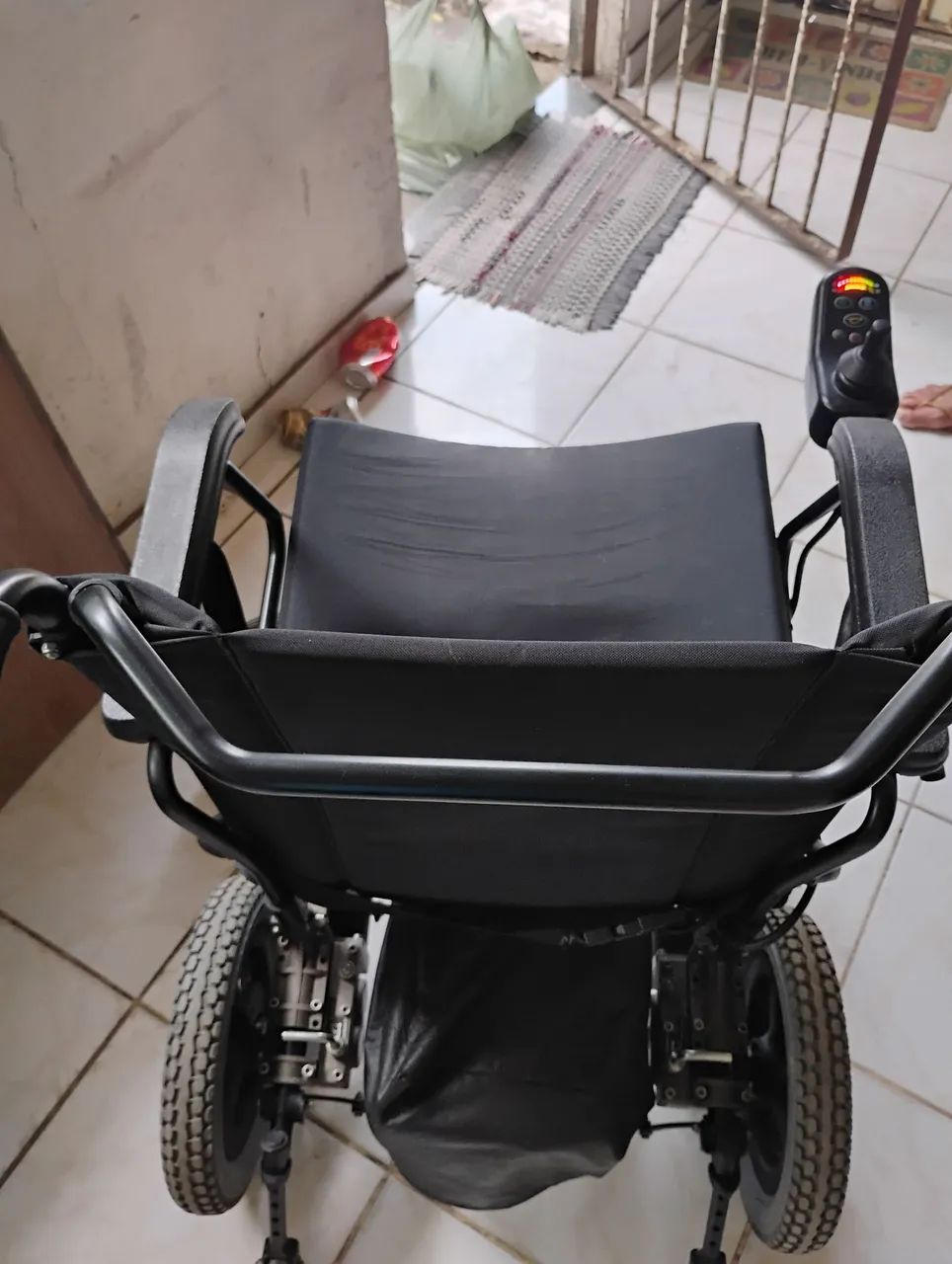 CADEIRA DE RODAS MOTORIZADA
