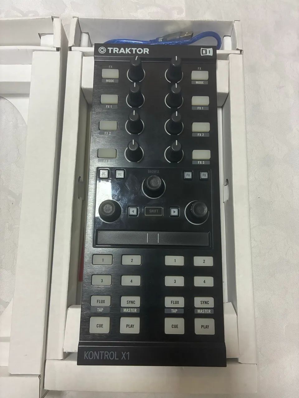 Traktor Kontrol X1 mk2 - Equipamentos e Acessórios de Som - Jardim