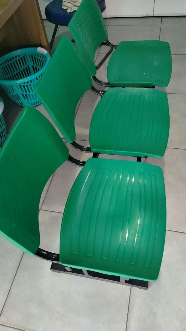Vendo longarina de três assentos