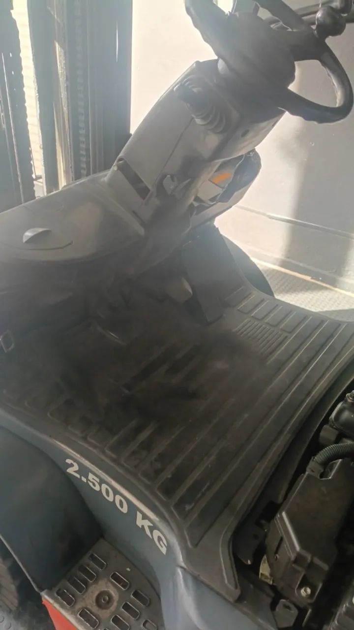 Empilhadeira Toyota 2.500 Kg 8FGU25 - Foto 3