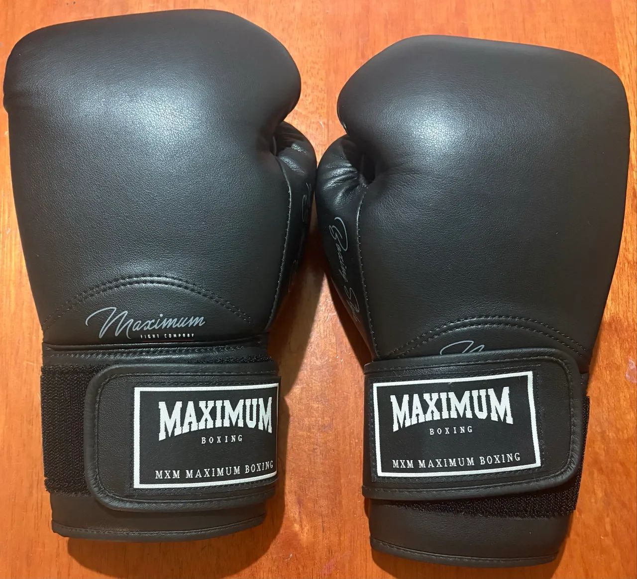 LUVA DE BOXE E MUAY THAI MAXIMUM CLASSIC BLACK POWER FACE 10OZ - Foto 2