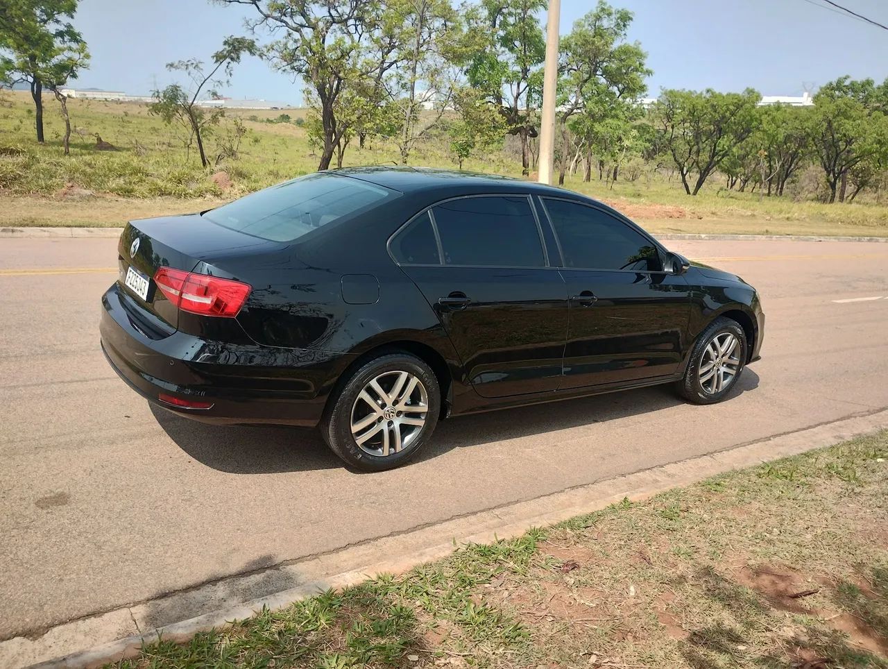 Volkswagen Jetta COMFORTLINE 2.0 8V FLEX 2015