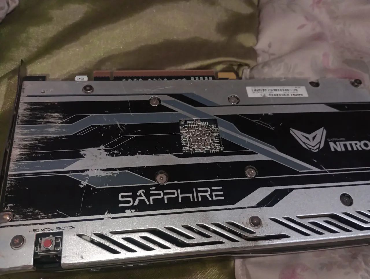 Placa de vídeo nitro 8gb com defeito retirar peças - Foto 5