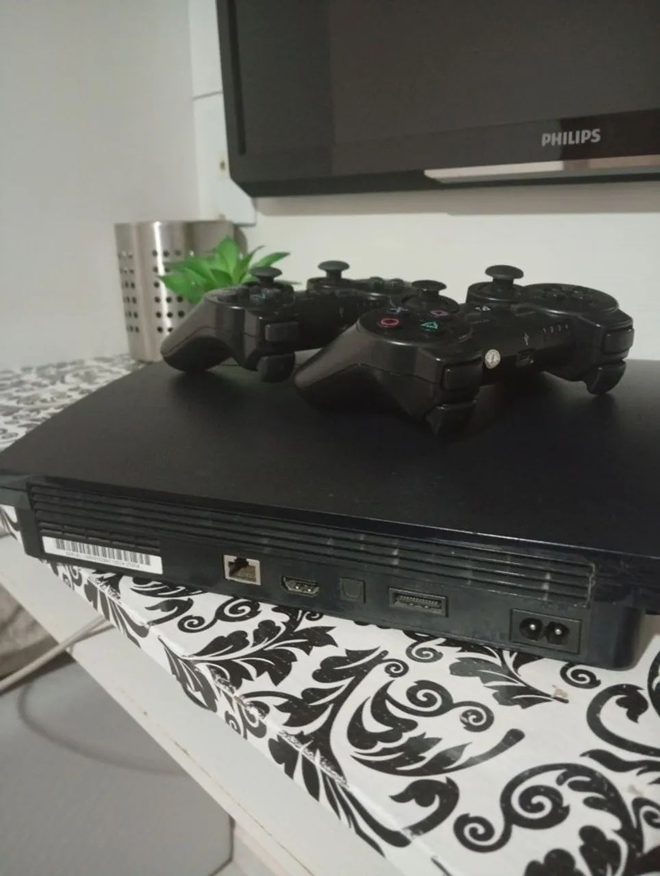 Playstation 3 Slim + 2 Controles + Desbloqueio HEN - Foto 3