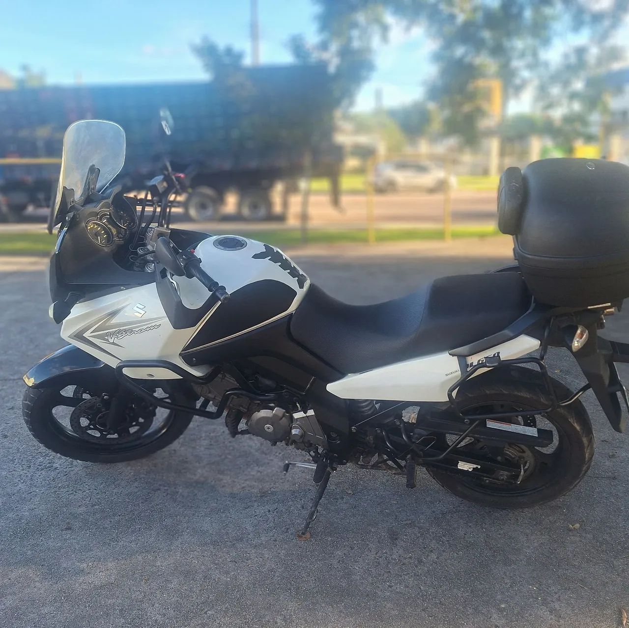 Suzuki V-strom 650 2011 - Abaixo Da Fipe + Baús Givi - Foto 4
