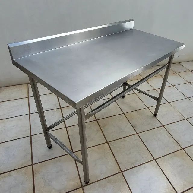 Mesa / bancada industrial de Aço Inox 120cm x 60cm (com espelho de fundo)