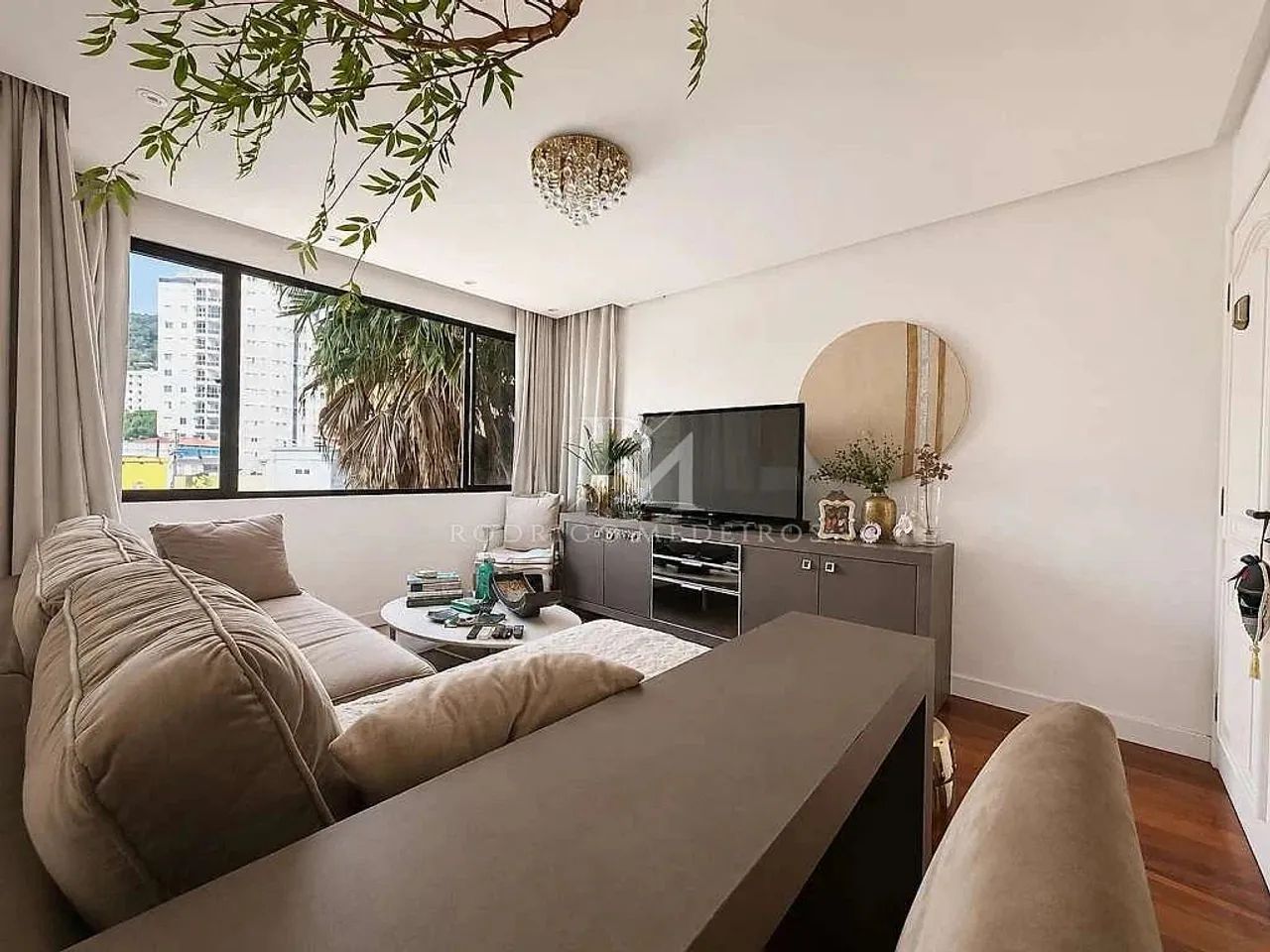 APARTAMENTO AMPLO COM 4 QUARTOS À VENDA NO CENTRO DE FLORIANÓPOLIS! - Foto 2