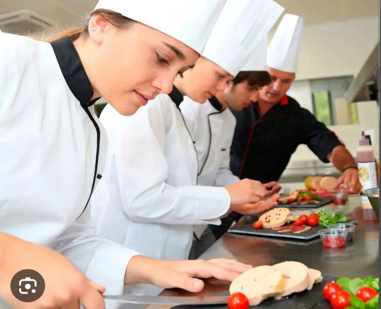 Vaga de emprego para cozinheira