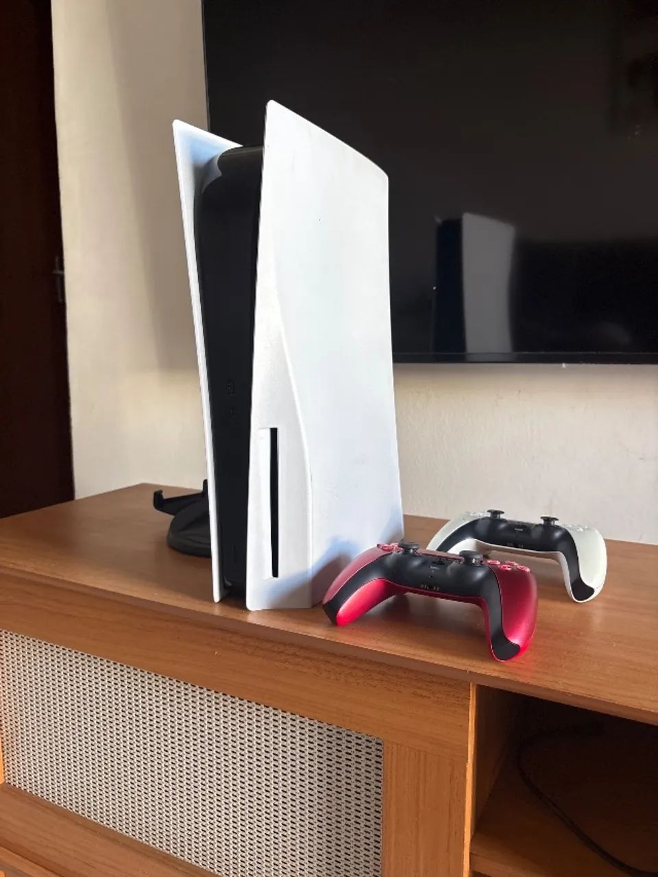 PlayStation 5 + 2 controles 