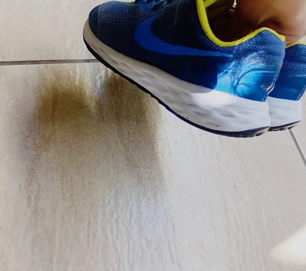 Tênis Nike revolution n36 original em ótimo estado 75$  - Foto 5