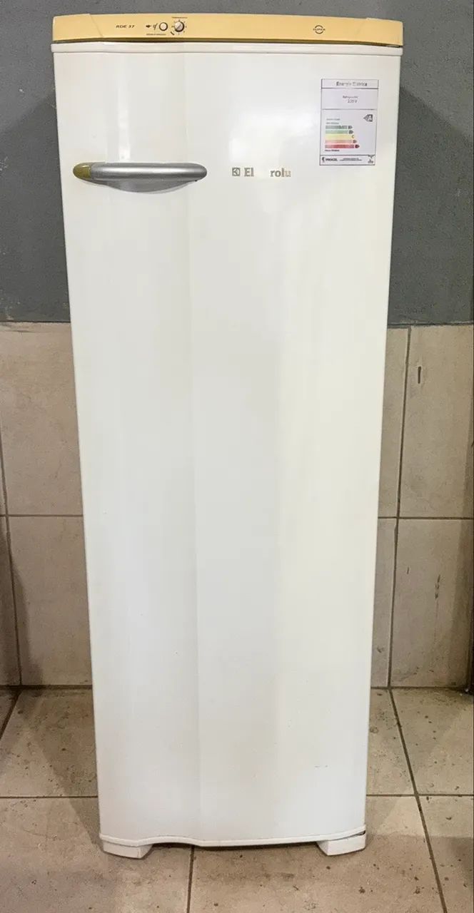 Geladeira cônsul 320 litros usada barata funcionando perfeitamente 