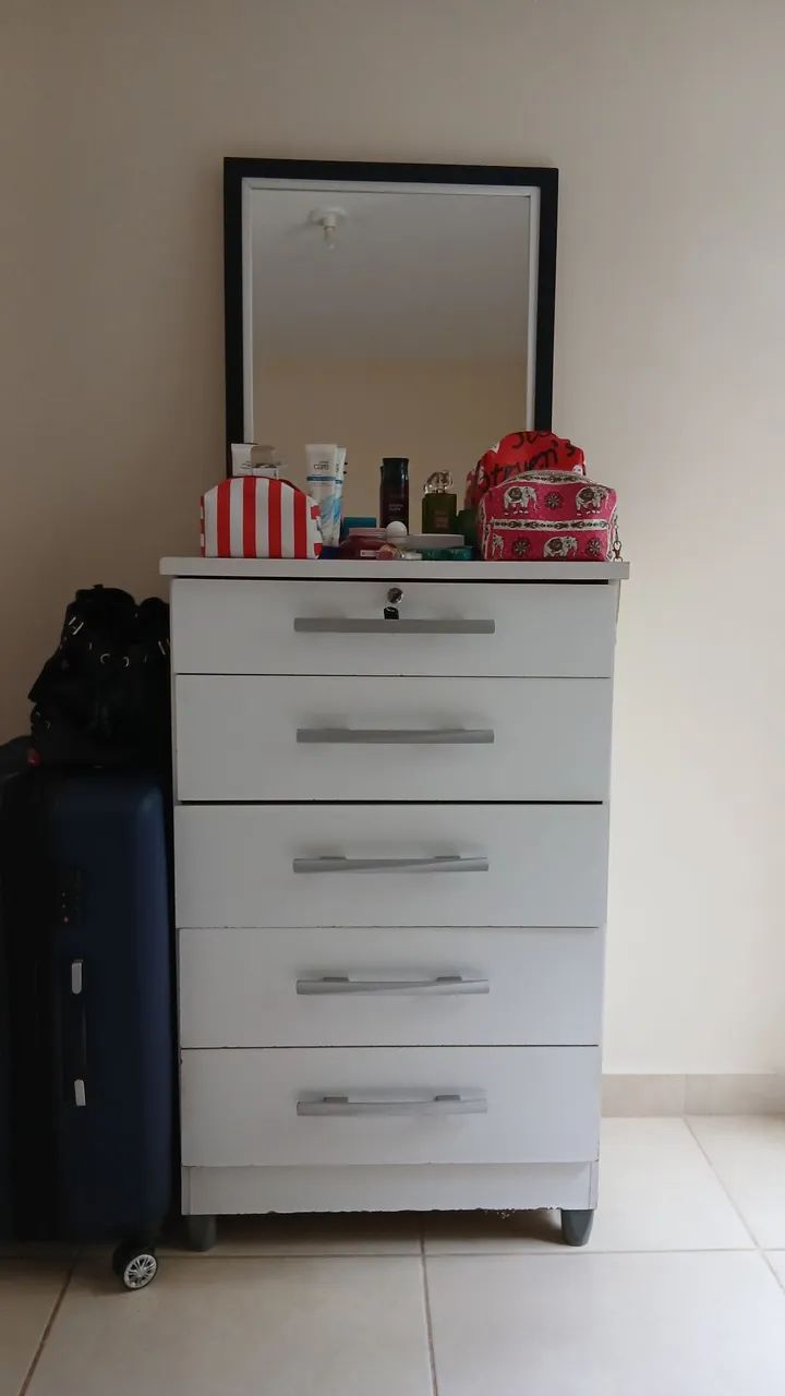 CÔMODA E ESPELHO 