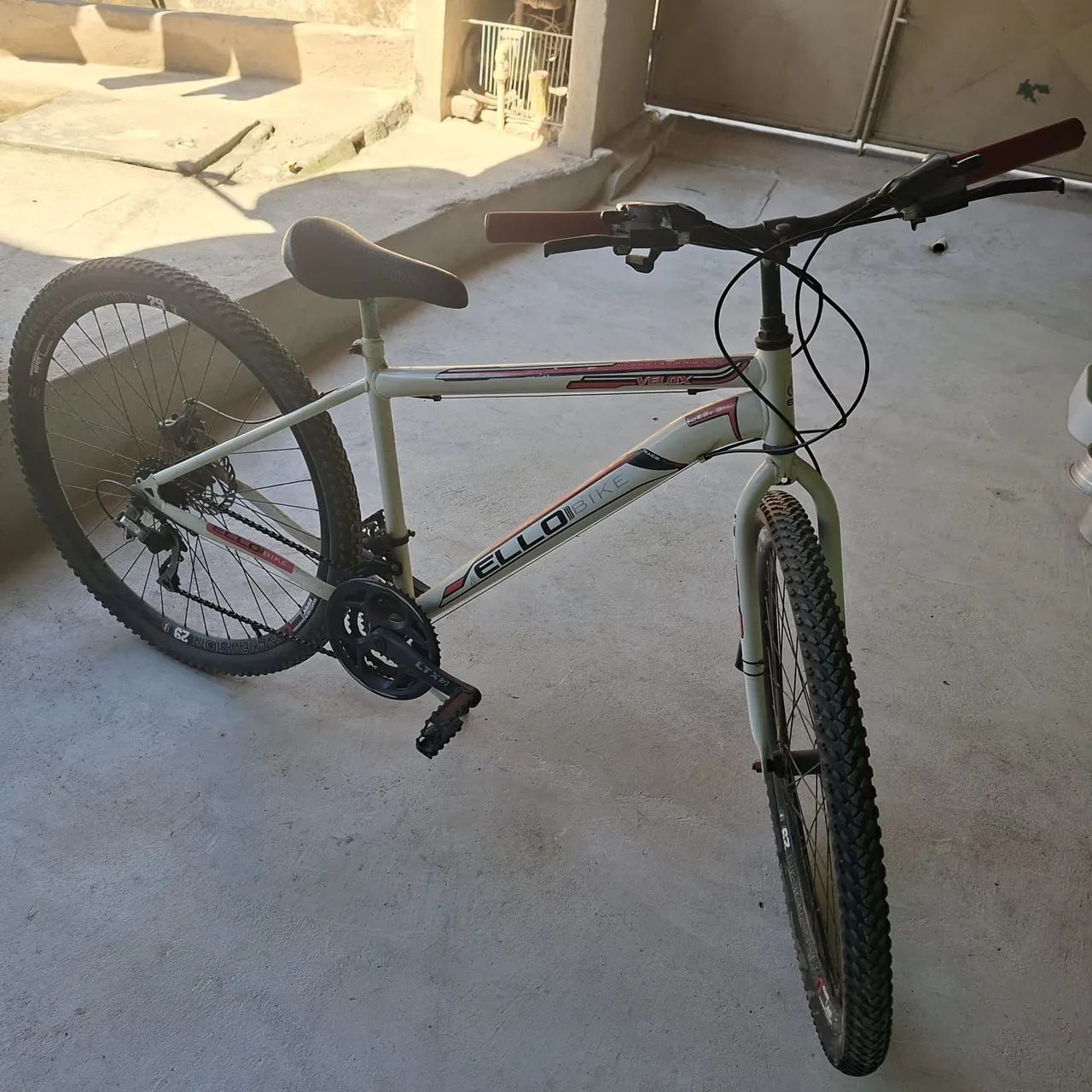 aro 29. bicicleta semi nova.  com marcha.                                                . - Foto 4