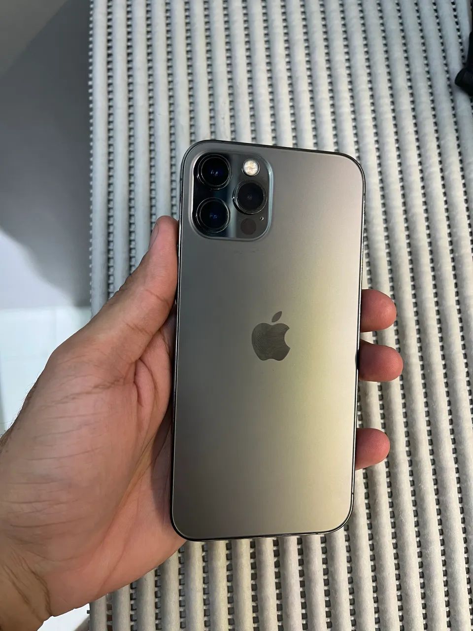 iPhone 12 Pro em estado de novo!