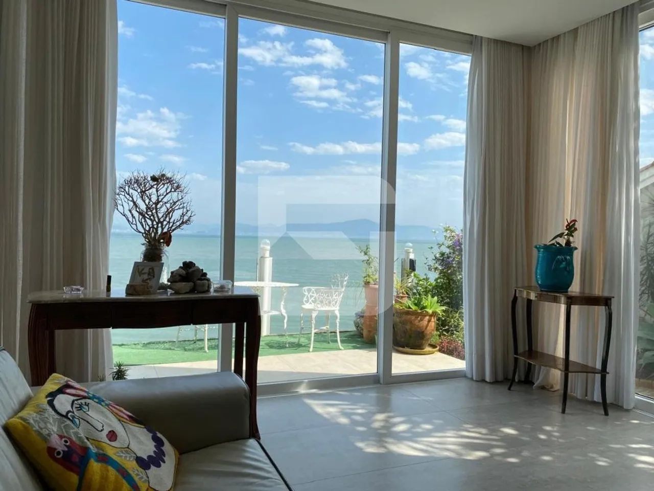 Casa Frente Mar em Cacupé - Florianópolis,SC - Foto 4
